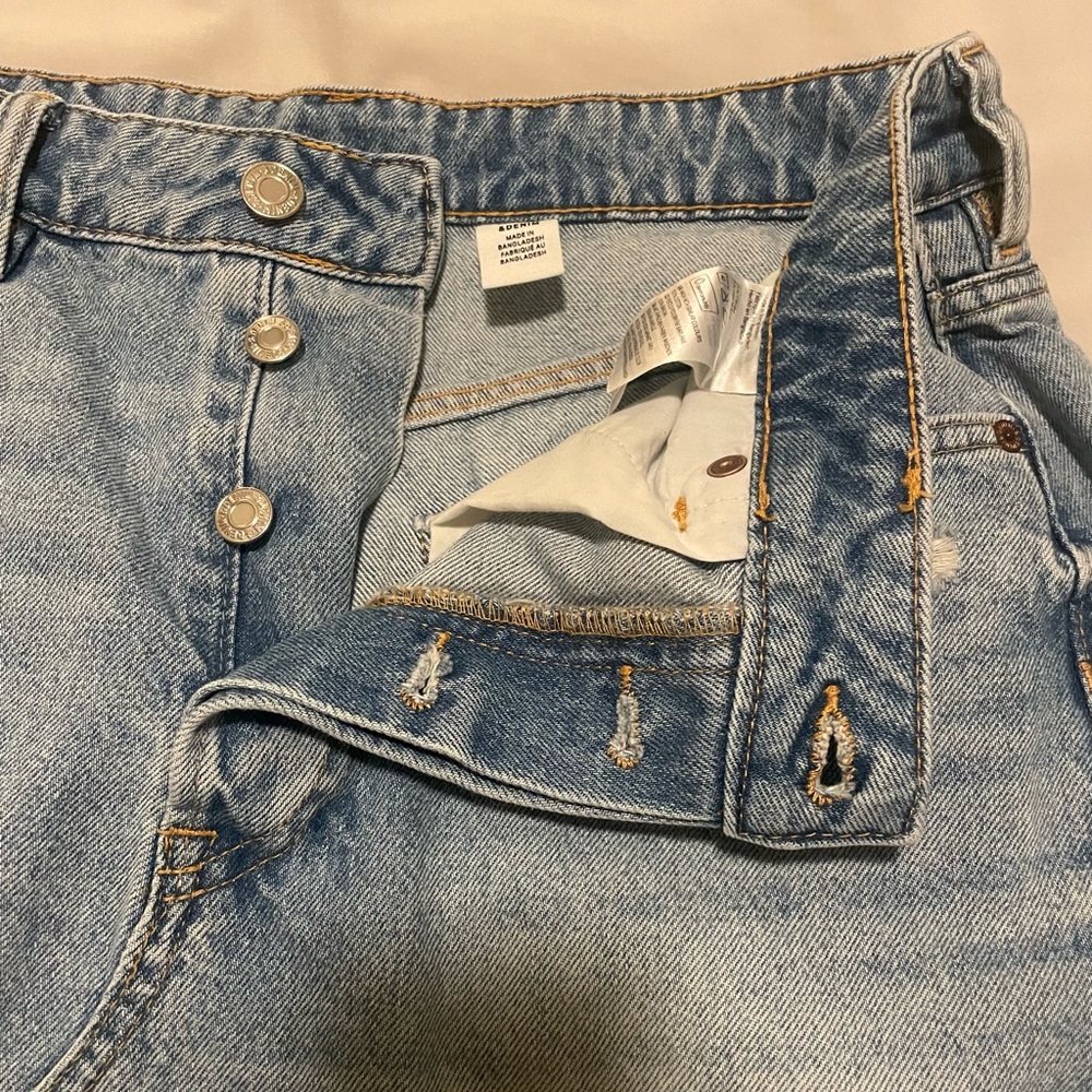 H&M Distressed Denim Skirt Size 10 Like New - Picture 3 of 4